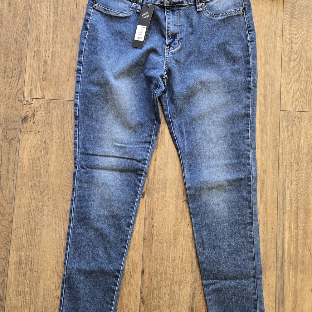 Fashion Nova Classic Blue Jeans
